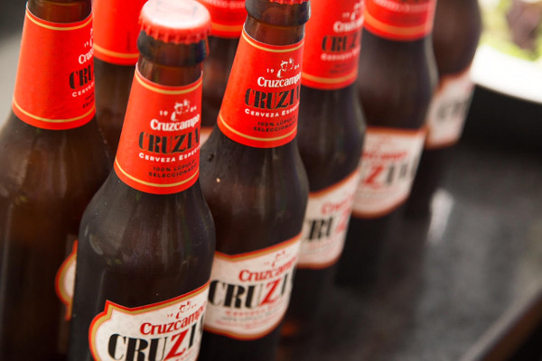 Fotos del Mercado Victoria de Córdoba, cerveza Cruzcampo
