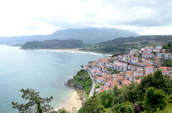 Lastres desde el mirador de San Roque