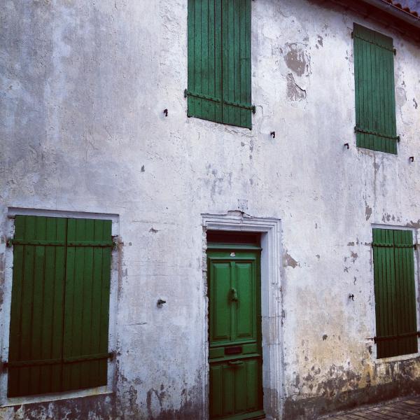 Ventanas y puertas verdes en Ars en Ré Ventanas y puertas verdes en Ars en Ré